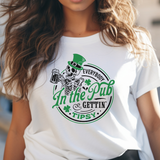 Everybody in the pub gettin' tipsy St. Patrick's Day T-Shirt